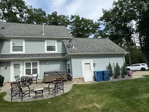 Exterior - 3340 Lansing Rd, Roscommon, MI 48653 photo 3 of 7