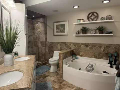 Bath - 3340 Lansing Rd, Roscommon, MI 48653 photo 2 of 5