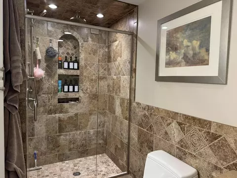 Bath - 3340 Lansing Rd, Roscommon, MI 48653 photo 3 of 5