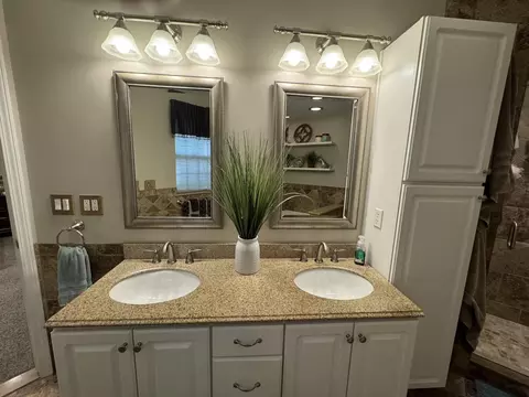 Bath - 3340 Lansing Rd, Roscommon, MI 48653 photo 4 of 5