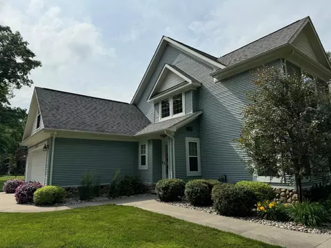 Exterior - 3340 Lansing Rd, Roscommon, MI 48653 photo 5 of 7
