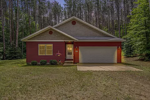 256 Pinecrest Drive Gaylord Mi 49735 Dr, Gaylord, MI 49735