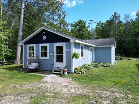 9255 Fields Dr, Houghton Lake, MI 48629