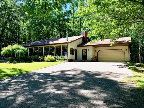 10788 Randall Trl, Houghton Lake, MI 48629