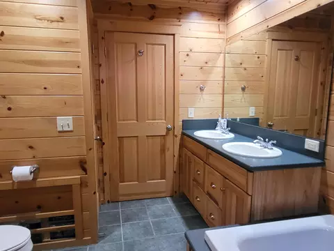 Bath - 329 Clare Boulevard Roscommon Mi 48653 Blvd, Roscommon, MI 48653 photo 7 of 8