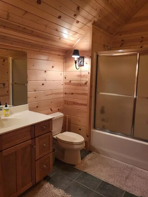 Bath - 329 Clare Boulevard Roscommon Mi 48653 Blvd, Roscommon, MI 48653 photo 8 of 8