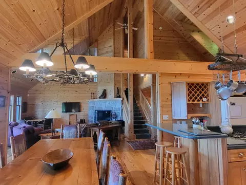 Dining - 329 Clare Boulevard Roscommon Mi 48653 Blvd, Roscommon, MI 48653 photo 3 of 4