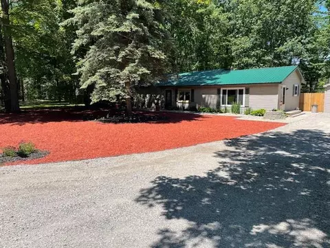 108 Kirkshire Ave, Roscommon, MI 48653