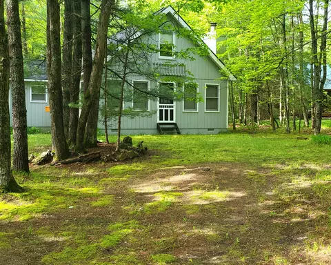 8093 N Higgins Lake Drive Roscommon Mi 48653 Dr, Roscommon, MI 48653