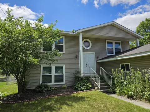 14012 North Rd, Fenton, MI 48430