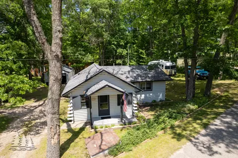 14798 Twelfth St, Johannesburg, MI 49751