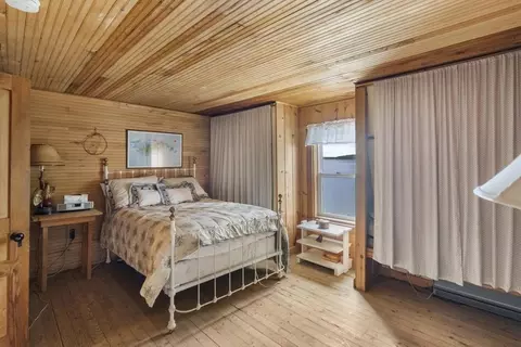 Bedroom - 8742 Macarthur Rd, Levering, MI 49755 photo 6 of 10