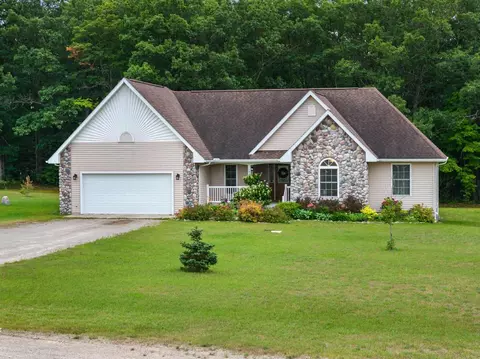 1846 Mullett View Dr, Cheboygan, MI 49721