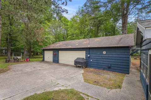 3985 E Higgins Lake Dr, Roscommon, MI 48653 photo 29