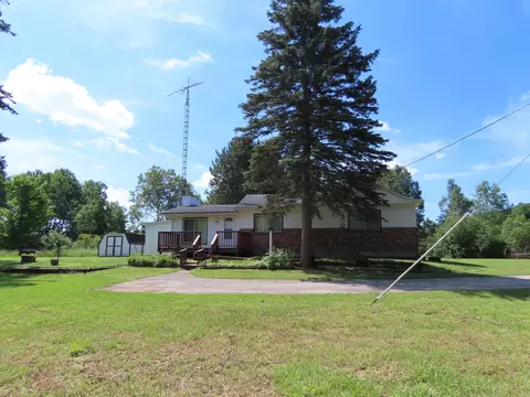 12091 S Kellyville Rd, Atlanta, MI 49709