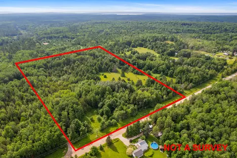 2792 S Carter Road Indian River Mi 49749 Rd, Indian River, MI 49749