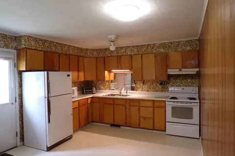 Kitchen - 2772 Vanyea Road Cheboygan Mi 49721 Rd, Cheboygan, MI 49721 photo 1 of 4