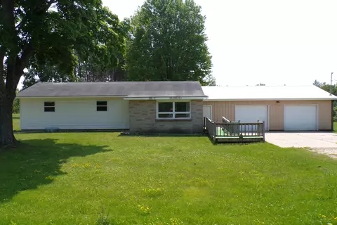 2772 Vanyea Road Cheboygan Mi 49721 Rd, Cheboygan, MI 49721