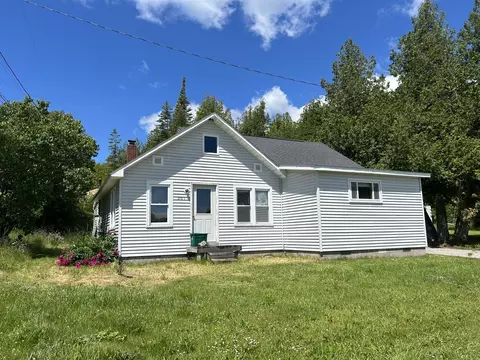 201 S Airport Road St Ignace Mi 49781 Rd, St. Ignace, MI 49781