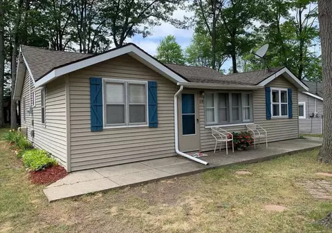 319 Stratford Drive Prudenville Mi 48651 Dr, Prudenville, MI 48651