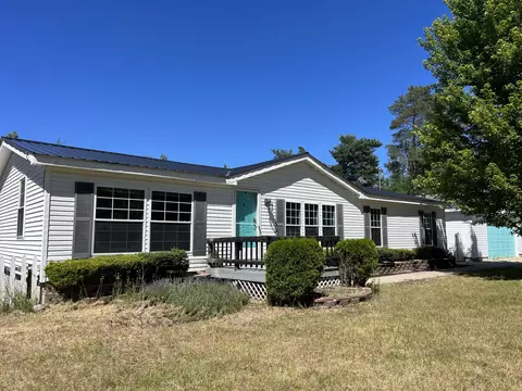 Exterior - 102 Mcgregor Rd, Vanderbilt, MI 49795 photo 3 of 7