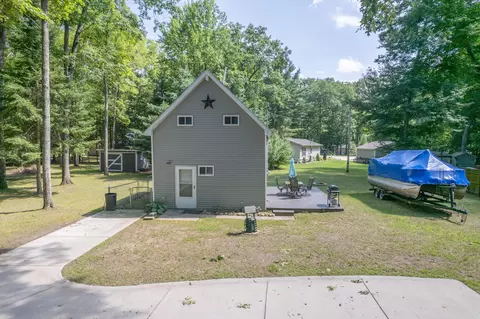1206 Birch St, Harrison, MI 48625