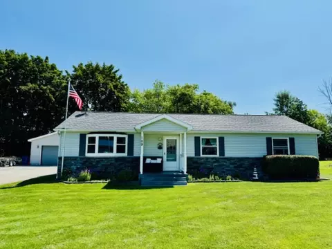 109 Flora Avenue Houghton Lake Mi 48629 Ave, Houghton Lake, MI 48629