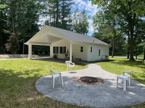 3313 Loxley Rd, Houghton Lake, MI 48629