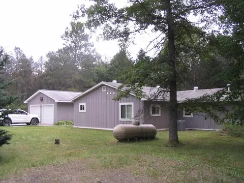 9575 S Oak Road Roscommon Mi 48653 Rd, Roscommon, MI 48653