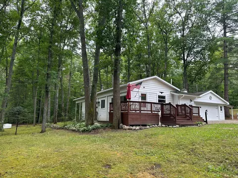 1980 Hiawatha Trl, Hubbard Lake, MI 49747