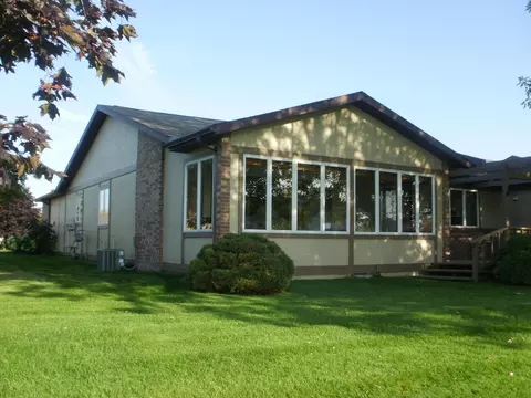 130 D Riverside Drive Cheboygan Mi 49721 Dr, Cheboygan, MI 49721