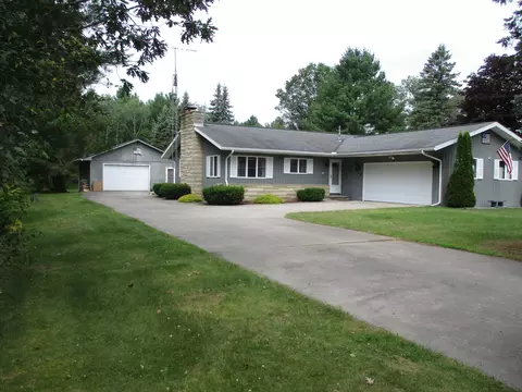 3762 Sheridan Rd, Lewiston, MI 49756