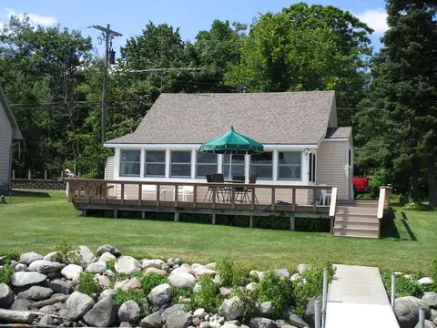 868 Giauque Beach Road Topinabee Mi 49791 Rd, Topinabee, MI 49791