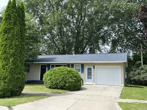 180 N Lawn St, Alpena, MI 49707