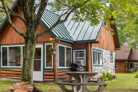 5545 Corey Cove Apt 5 Gaylord Mi 49735 # 5, Gaylord, MI 49735