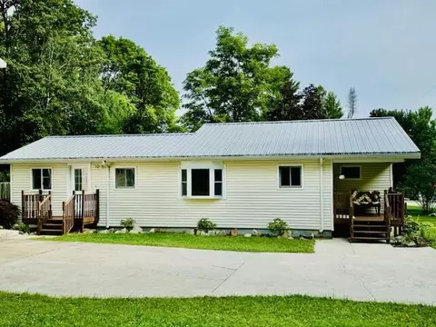 120 Hawley Avenue Houghton Lake Mi 48629 Ave, Houghton Lake, MI 48629