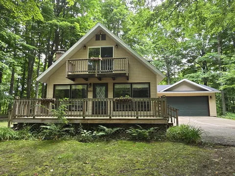 831 Knollwood Ln, Gaylord, MI 49735