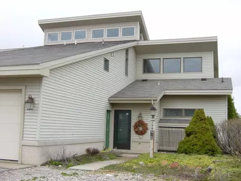 154 Summit Ridge Drive Apt 8 Gaylord Mi 49735 Dr # 8, Gaylord, MI 49735