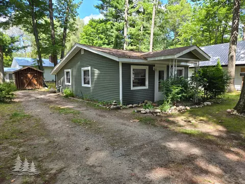 4310 Oakwood Ct, Lewiston, MI 49756