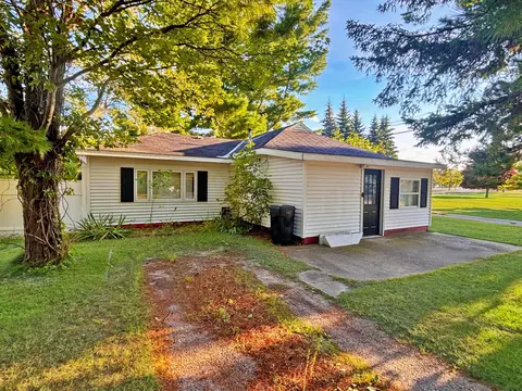 2334 S First Avenue Alpena Mi 49707 Ave, Alpena, MI 49707