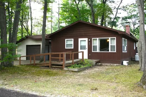 206 Elm Avenue Roscommon Mi 48653 Ave, Roscommon, MI 48653