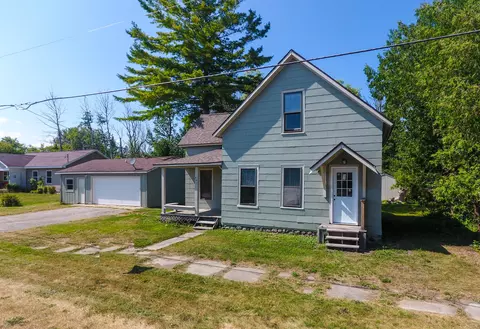 437 Duncan Ave, Cheboygan, MI 49721 photo 13