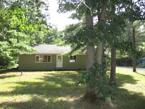 5760 N Red Oak Rd, Lewiston, MI 49756