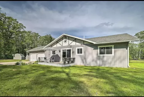 5345 Meridian Line Road Johannesburg Mi 49751 Rd, Johannesburg, MI 49751