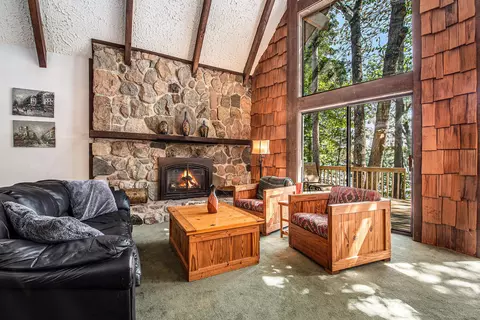 Living - 11423 Enchanted Drive Drive Frederic Mi 49733 Dr, Frederic, MI 49733 photo 2 of 4
