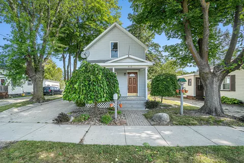 615 Third St, Cheboygan, MI 49721 photo 3