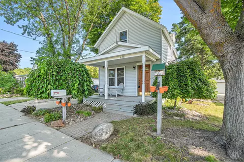 615 Third St, Cheboygan, MI 49721