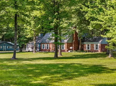 1741 Chippewa Beach Rd, Indian River, MI 49749