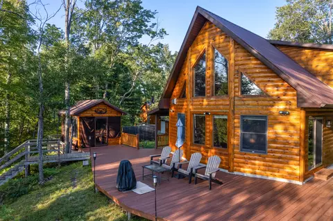 8653 Partridge Roost Rd, Frederic, MI 49733