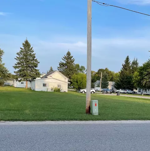 00 Western Avenue Division Cheboygan Mi 49721 Ave #& DIVISION, Cheboygan, MI 49721